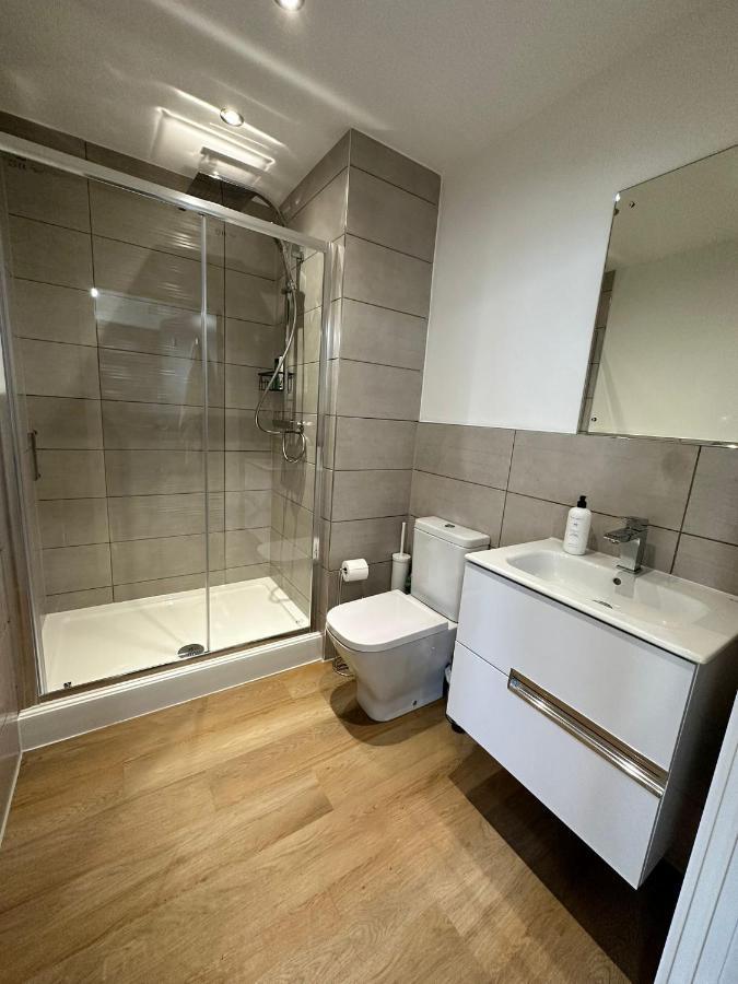 1 Bed Near Old Trafford With Free Car Park Apartment